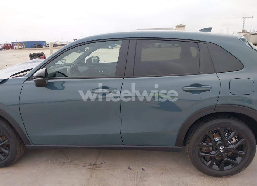 Photo 15 of 2025 Honda Hr-v AWD SPORT (VIN 3CZRZ2H52SM734383)