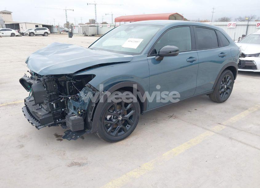 Photo 2 of 2025 Honda Hr-v AWD SPORT (VIN 3CZRZ2H52SM734383)