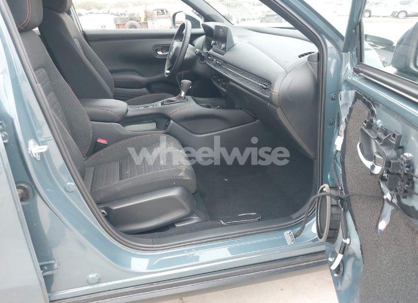 Photo 5 of 2025 Honda Hr-v AWD SPORT (VIN 3CZRZ2H52SM734383)