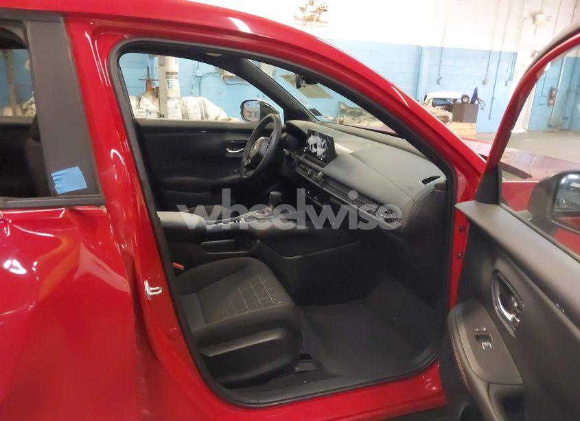 Photo 5 of 2025 Honda Hr-v AWD SPORT (VIN 3CZRZ2H53SM704969)