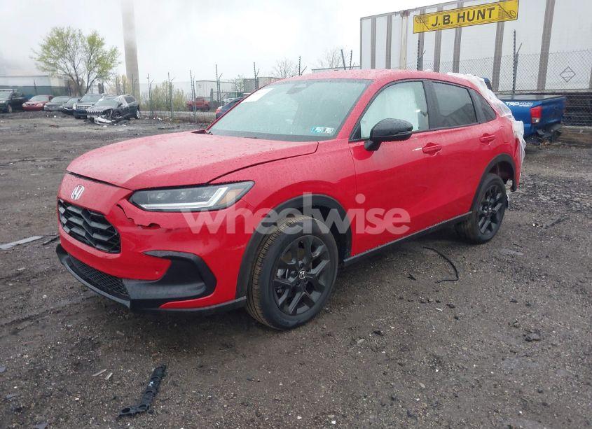 Photo 2 of 2025 Honda Hr-v AWD SPORT (VIN 3CZRZ2H53SM722064)