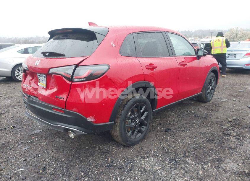 Photo 4 of 2025 Honda Hr-v AWD SPORT (VIN 3CZRZ2H53SM722064)