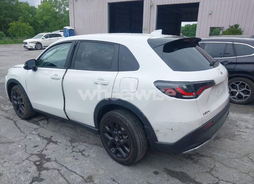 Photo 3 of 2024 Honda Hr-v AWD SPORT/AWD SPORT W/O BSI (VIN 3CZRZ2H54RM741152)