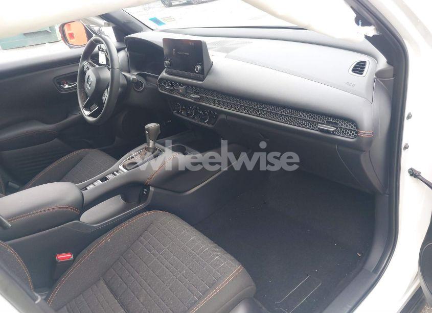 Photo 5 of 2024 Honda Hr-v AWD SPORT/AWD SPORT W/O BSI (VIN 3CZRZ2H54RM741152)
