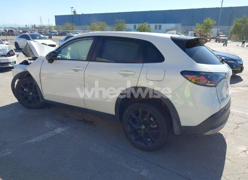 Photo 3 of 2024 Honda Hr-v AWD SPORT/AWD SPORT W/O BSI (VIN 3CZRZ2H54RM784812)