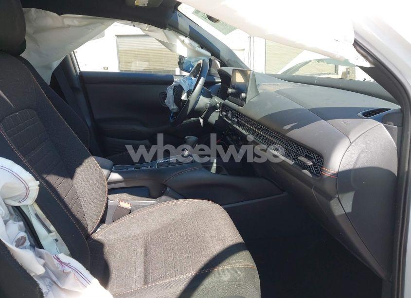 Photo 5 of 2024 Honda Hr-v AWD SPORT/AWD SPORT W/O BSI (VIN 3CZRZ2H54RM784812)