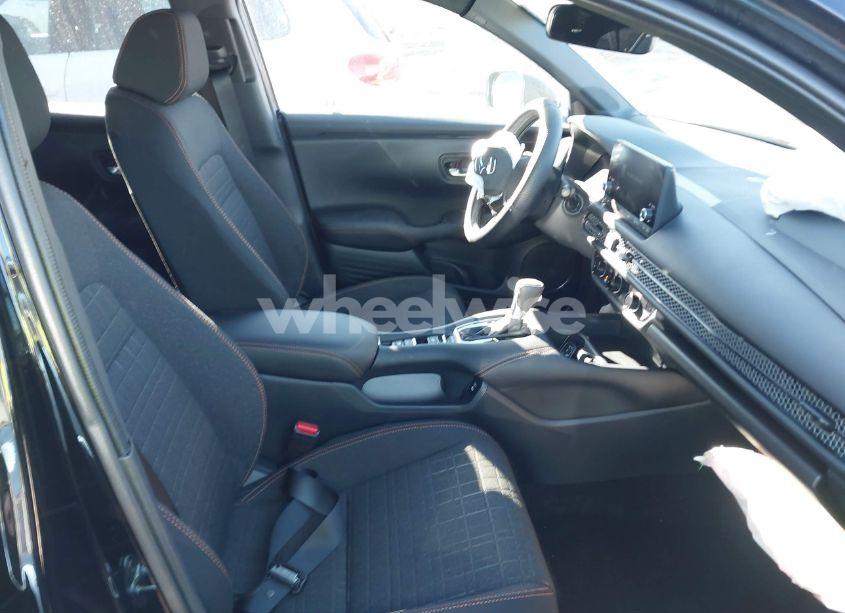 Photo 5 of 2025 Honda Hr-v AWD SPORT (VIN 3CZRZ2H54SM722316)