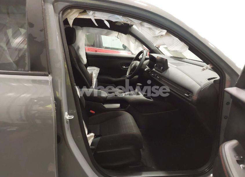 Photo 5 of 2025 Honda Hr-v AWD SPORT (VIN 3CZRZ2H54SM729640)