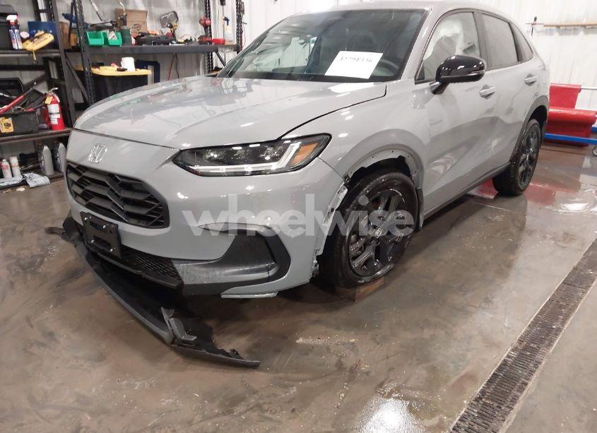 Photo 6 of 2025 Honda Hr-v AWD SPORT (VIN 3CZRZ2H54SM729640)