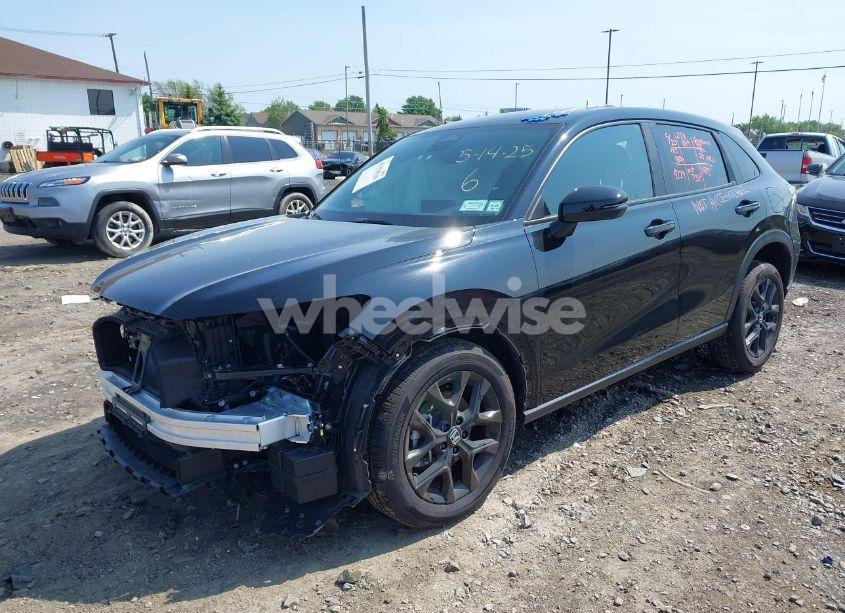 Photo 2 of 2025 Honda Hr-v AWD SPORT (VIN 3CZRZ2H54SM753405)