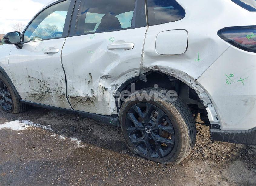 Photo 6 of 2023 Honda Hr-v AWD SPORT (VIN 3CZRZ2H56PM714015)