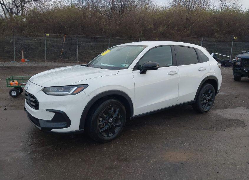 Photo 2 of 2024 Honda Hr-v AWD SPORT/AWD SPORT W/O BSI (VIN 3CZRZ2H56RM717841)