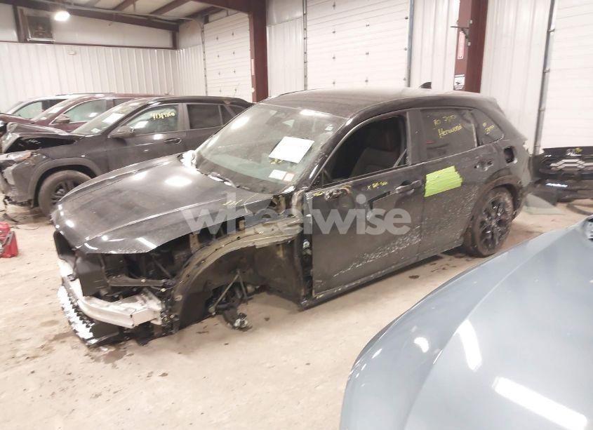 Photo 2 of 2024 Honda Hr-v AWD SPORT/AWD SPORT W/O BSI (VIN 3CZRZ2H56RM726894)