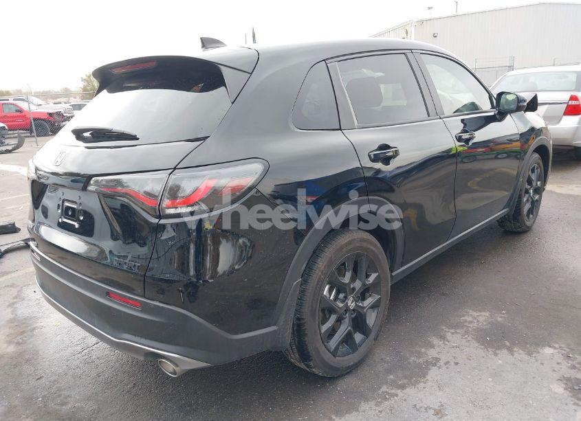 Photo 4 of 2025 Honda Hr-v AWD SPORT (VIN 3CZRZ2H56SM703833)