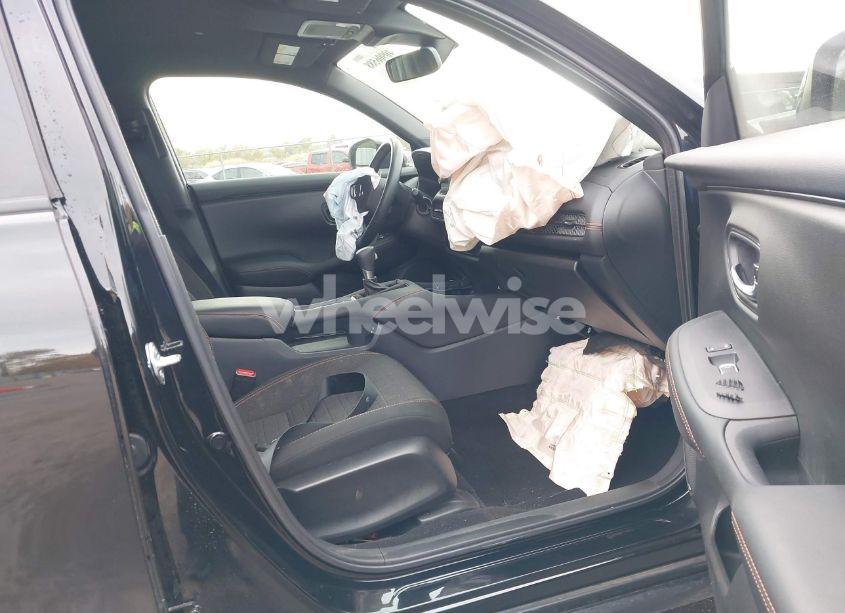 Photo 5 of 2025 Honda Hr-v AWD SPORT (VIN 3CZRZ2H56SM703833)