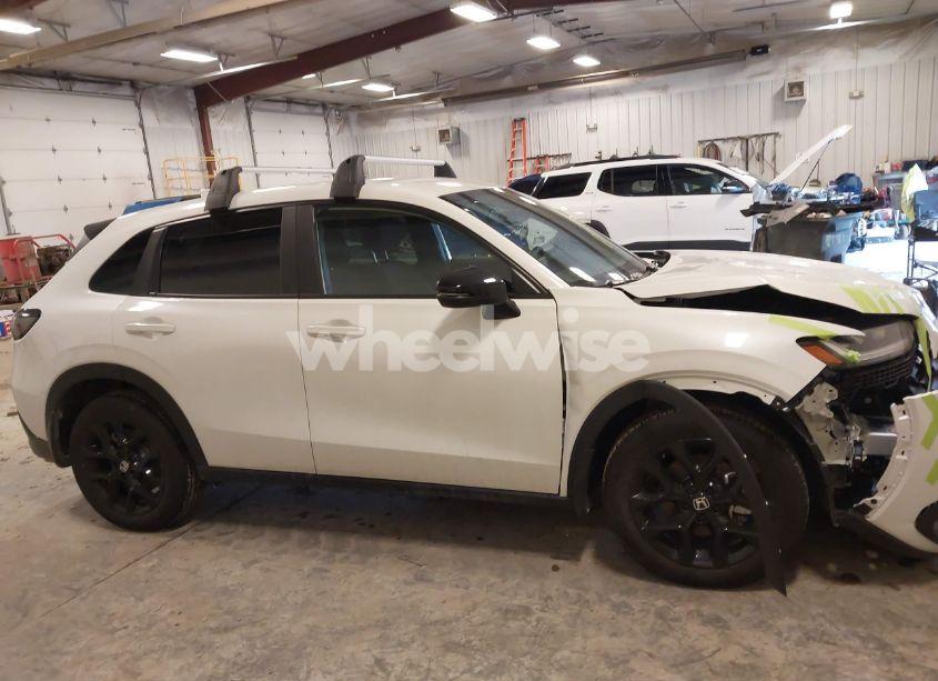 Photo 13 of 2025 Honda Hr-v AWD SPORT (VIN 3CZRZ2H56SM720101)