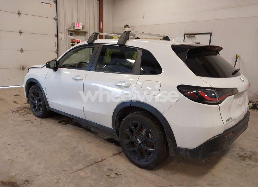 Photo 3 of 2025 Honda Hr-v AWD SPORT (VIN 3CZRZ2H56SM720101)