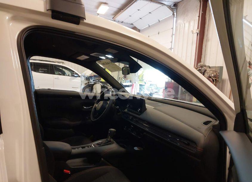 Photo 5 of 2025 Honda Hr-v AWD SPORT (VIN 3CZRZ2H56SM720101)