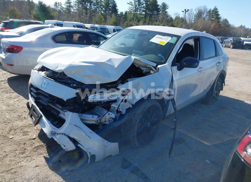 Photo 2 of 2025 Honda Hr-v AWD SPORT (VIN 3CZRZ2H56SM769038)