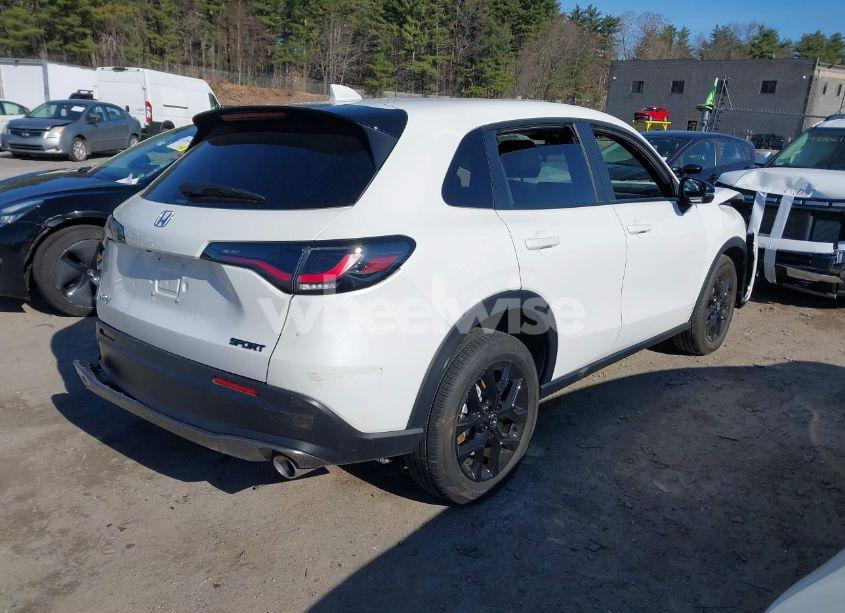 Photo 4 of 2025 Honda Hr-v AWD SPORT (VIN 3CZRZ2H56SM769038)