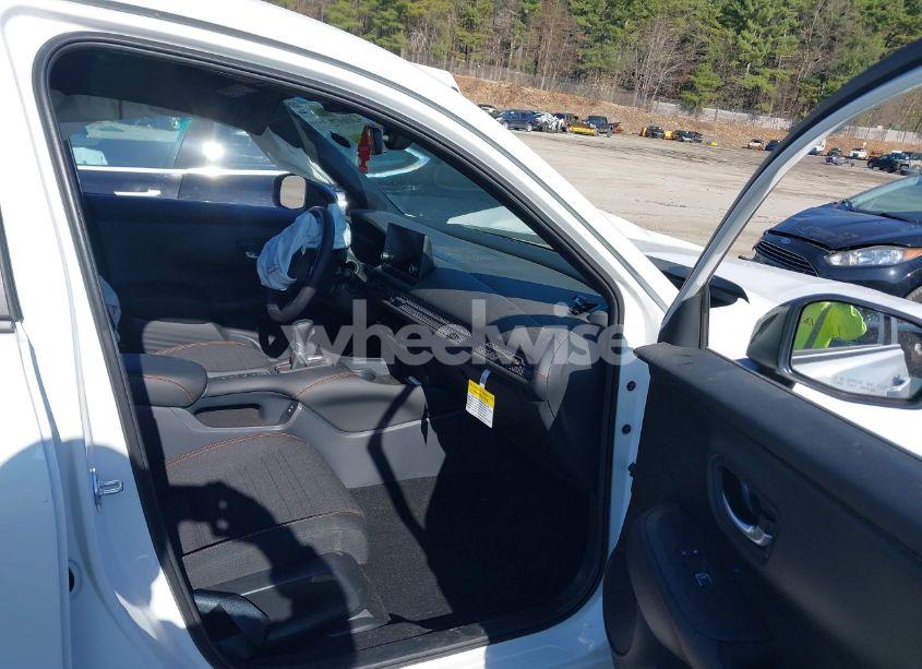 Photo 5 of 2025 Honda Hr-v AWD SPORT (VIN 3CZRZ2H56SM769038)