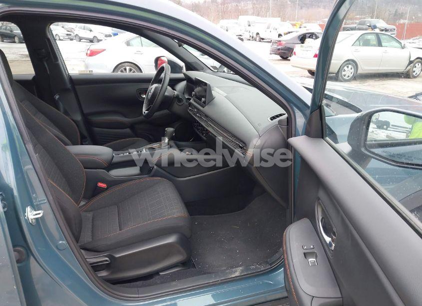 Photo 5 of 2024 Honda Hr-v AWD SPORT/AWD SPORT W/O BSI (VIN 3CZRZ2H57RM728346)