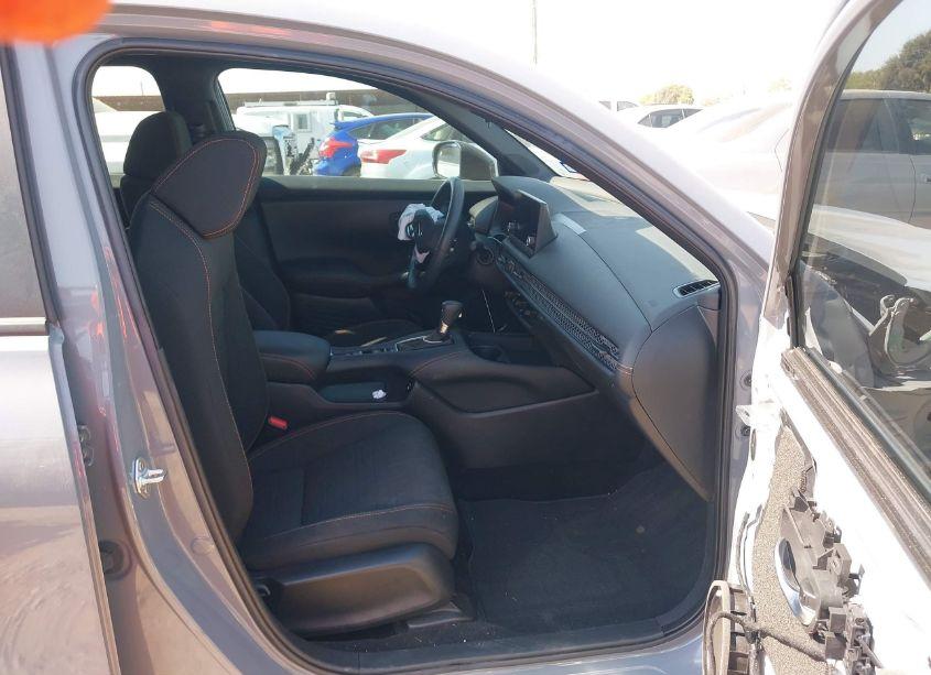 Photo 5 of 2024 Honda Hr-v AWD SPORT/AWD SPORT W/O BSI (VIN 3CZRZ2H57RM730419)