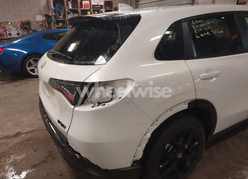 Photo 18 of 2024 Honda Hr-v AWD SPORT/AWD SPORT W/O BSI (VIN 3CZRZ2H58RM769424)