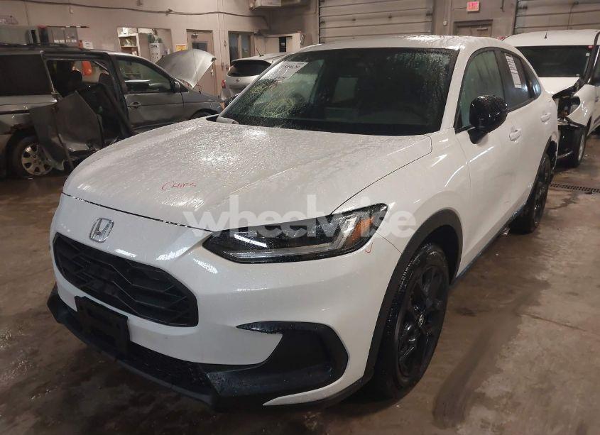 Photo 2 of 2024 Honda Hr-v AWD SPORT/AWD SPORT W/O BSI (VIN 3CZRZ2H58RM769424)