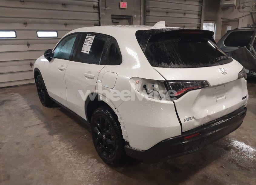 Photo 3 of 2024 Honda Hr-v AWD SPORT/AWD SPORT W/O BSI (VIN 3CZRZ2H58RM769424)