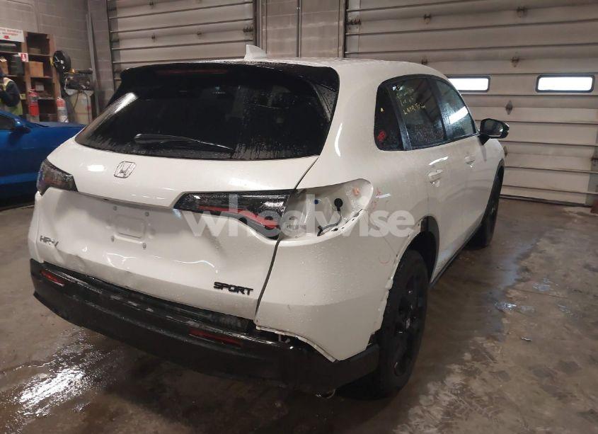 Photo 4 of 2024 Honda Hr-v AWD SPORT/AWD SPORT W/O BSI (VIN 3CZRZ2H58RM769424)