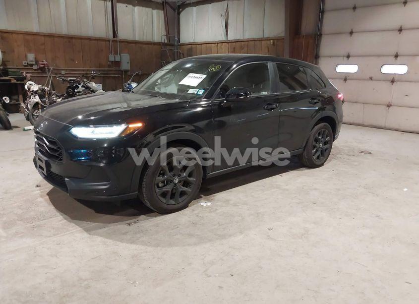 Photo 2 of 2024 Honda Hr-v AWD SPORT/AWD SPORT W/O BSI (VIN 3CZRZ2H58RM782917)