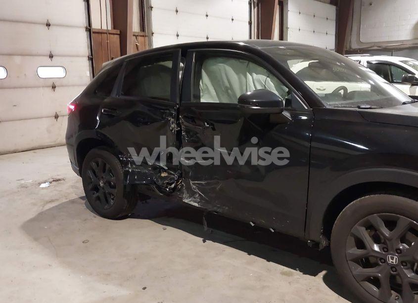 Photo 6 of 2024 Honda Hr-v AWD SPORT/AWD SPORT W/O BSI (VIN 3CZRZ2H58RM782917)