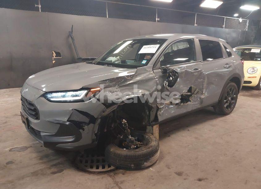 Photo 2 of 2024 Honda Hr-v AWD SPORT/AWD SPORT W/O BSI (VIN 3CZRZ2H59RM742054)