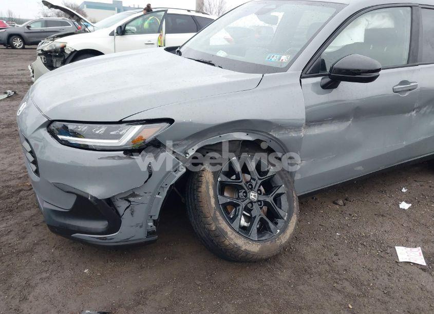 Photo 6 of 2024 Honda Hr-v AWD SPORT/AWD SPORT W/O BSI (VIN 3CZRZ2H59RM775233)