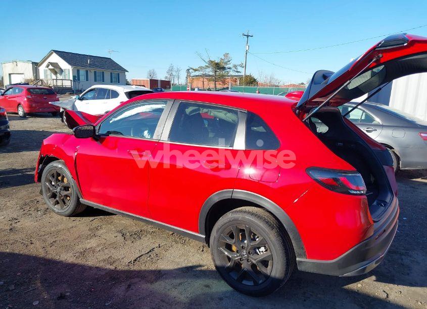 Photo 3 of 2025 Honda Hr-v AWD SPORT (VIN 3CZRZ2H59SM729228)