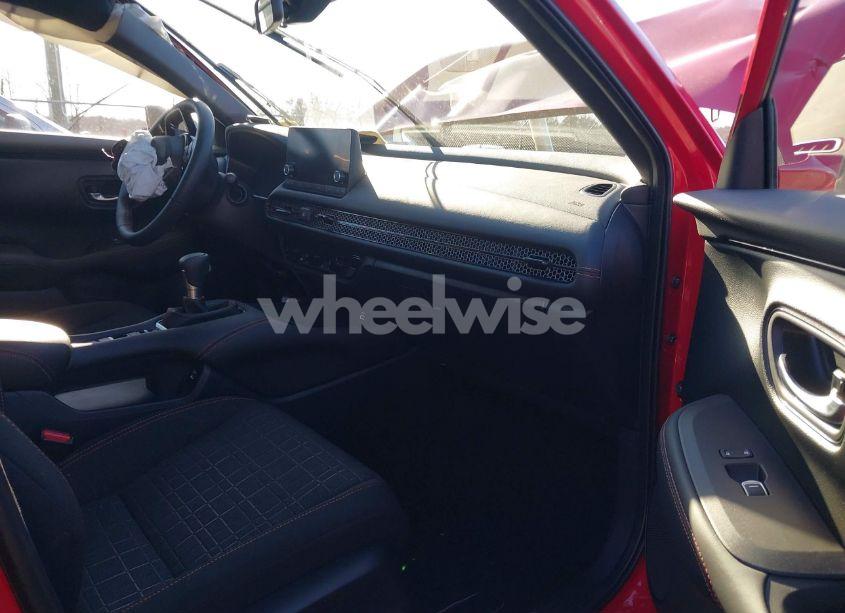 Photo 5 of 2025 Honda Hr-v AWD SPORT (VIN 3CZRZ2H59SM729228)