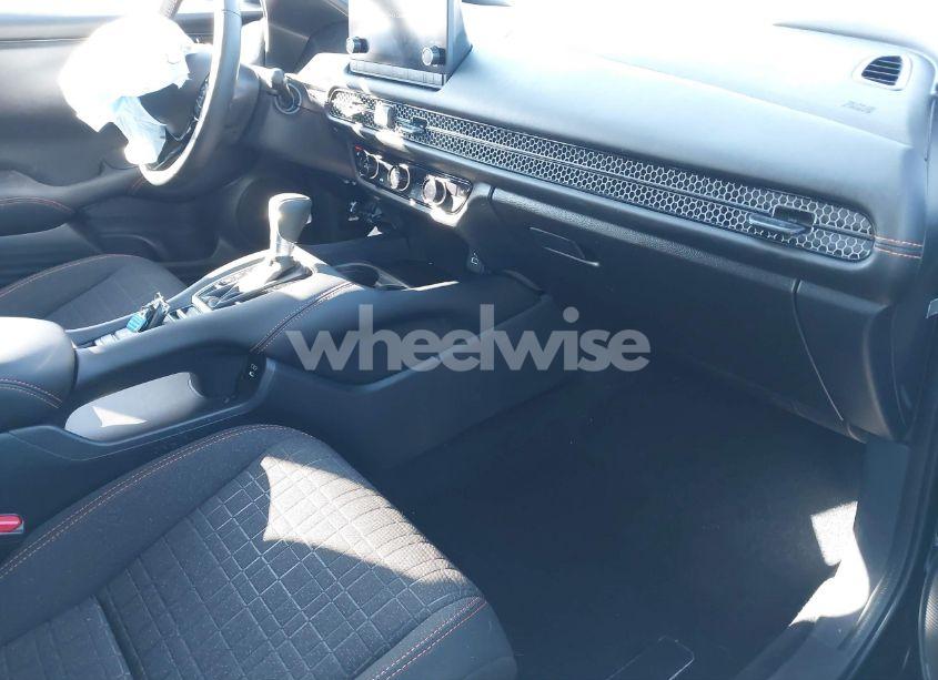 Photo 5 of 2025 Honda Hr-v AWD SPORT (VIN 3CZRZ2H59SM736275)