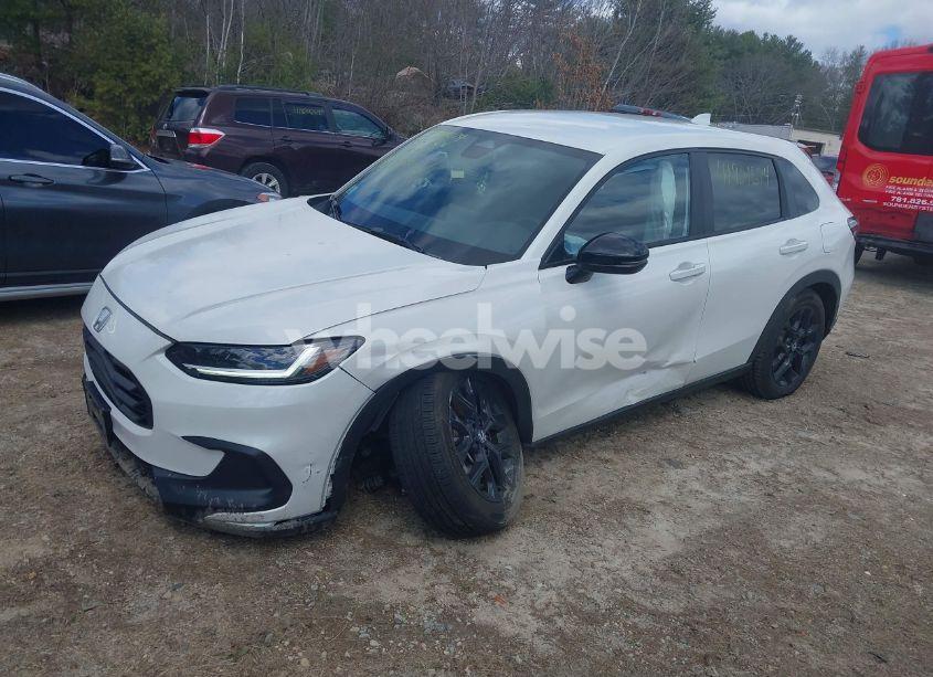 Photo 2 of 2025 Honda Hr-v AWD SPORT (VIN 3CZRZ2H59SM747275)