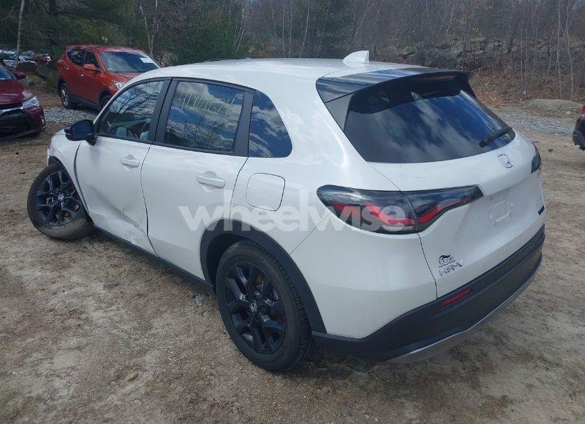 Photo 3 of 2025 Honda Hr-v AWD SPORT (VIN 3CZRZ2H59SM747275)