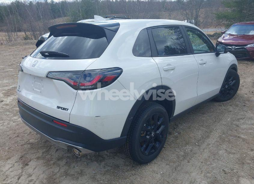 Photo 4 of 2025 Honda Hr-v AWD SPORT (VIN 3CZRZ2H59SM747275)