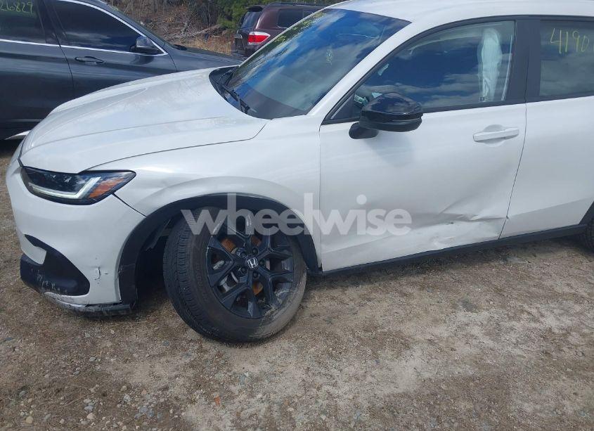 Photo 6 of 2025 Honda Hr-v AWD SPORT (VIN 3CZRZ2H59SM747275)