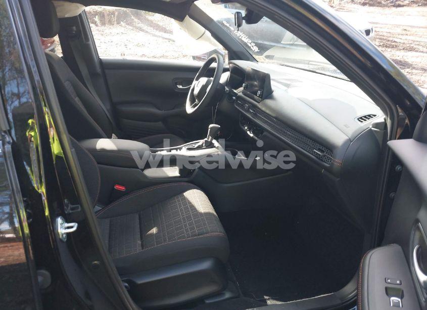 Photo 5 of 2025 Honda Hr-v AWD SPORT (VIN 3CZRZ2H5XSM722384)