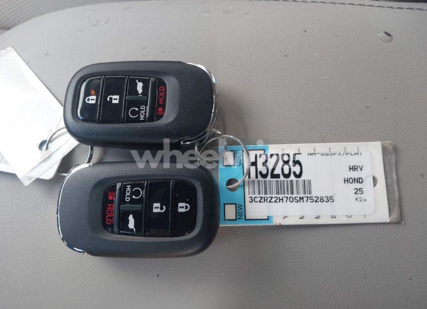 Photo 11 of 2025 Honda Hr-v AWD EX-L (VIN 3CZRZ2H70SM752835)