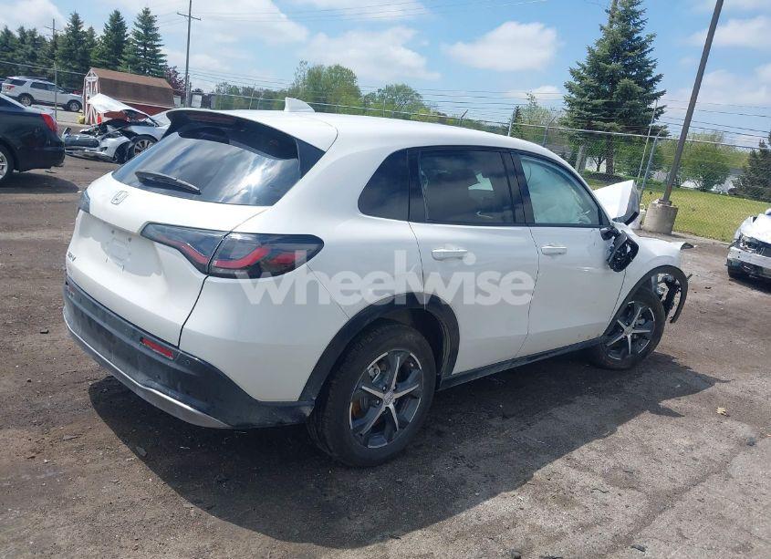 Photo 4 of 2025 Honda Hr-v AWD EX-L (VIN 3CZRZ2H70SM752835)