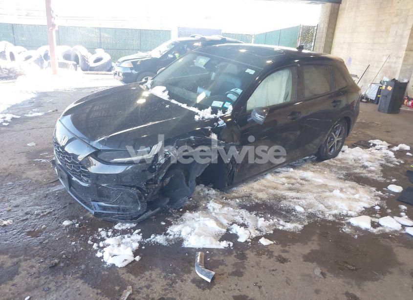Photo 2 of 2024 Honda Hr-v AWD EX-L/AWD EX-L W/O BSI (VIN 3CZRZ2H71RM768388)