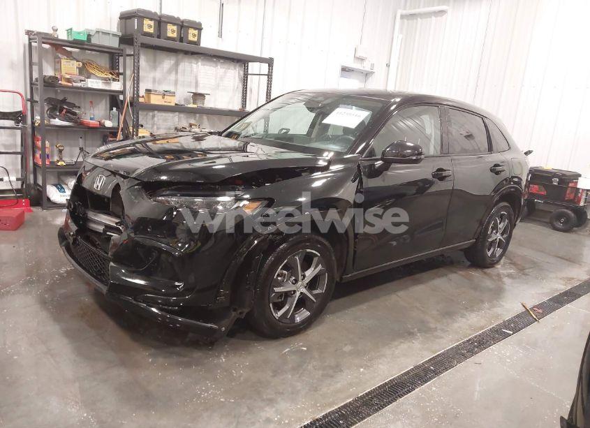Photo 2 of 2024 Honda Hr-v AWD EX-L/AWD EX-L W/O BSI (VIN 3CZRZ2H71RM775373)
