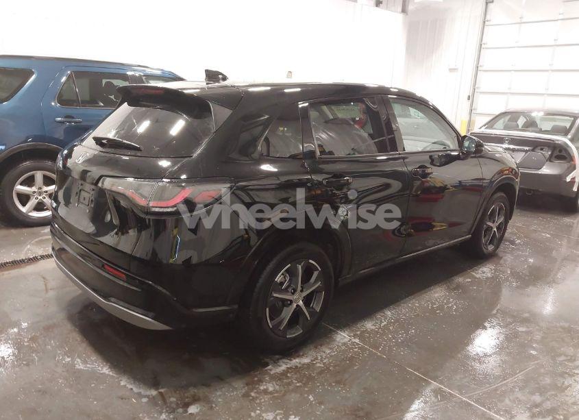 Photo 4 of 2024 Honda Hr-v AWD EX-L/AWD EX-L W/O BSI (VIN 3CZRZ2H71RM775373)