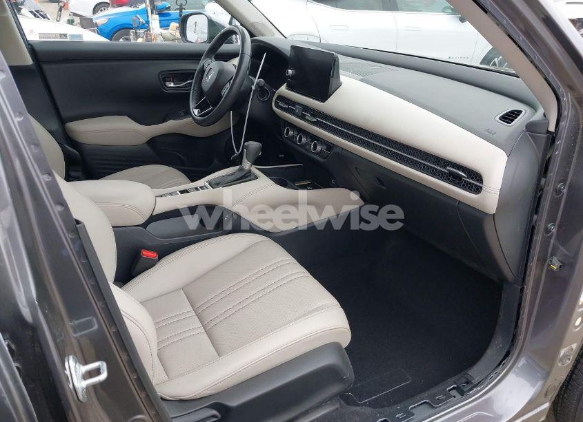 Photo 5 of 2024 Honda Hr-v AWD EX-L/AWD EX-L W/O BSI (VIN 3CZRZ2H72RM735223)