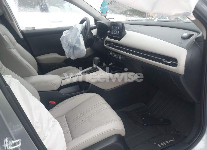 Photo 5 of 2024 Honda Hr-v AWD EX-L/AWD EX-L W/O BSI (VIN 3CZRZ2H73RM727793)